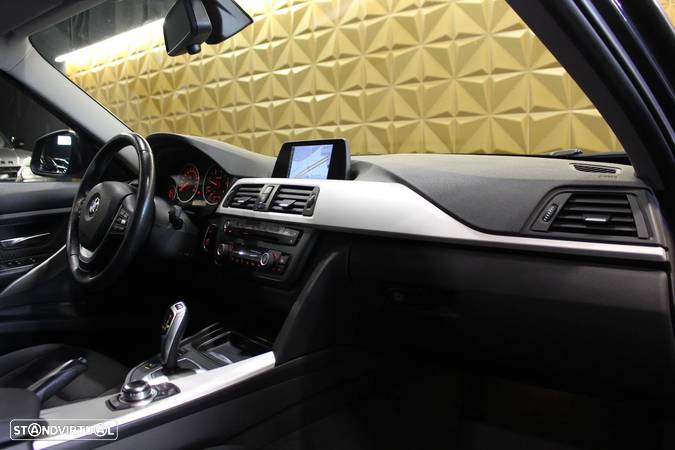 BMW 320 d Touring Auto Line Luxury - 10