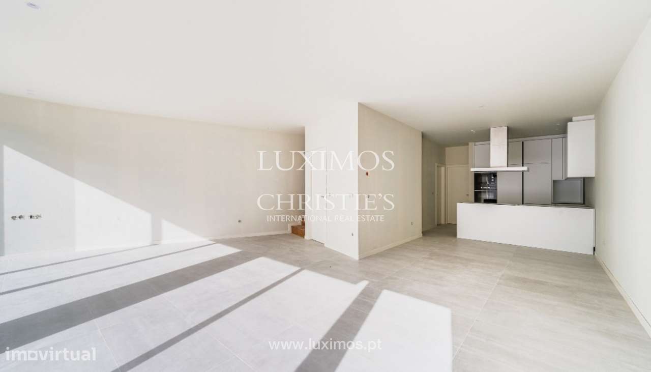 Apartamento T4 Duplex com jardim e varanda à venda nas Antas, Porto - Grande imagem: 2/21