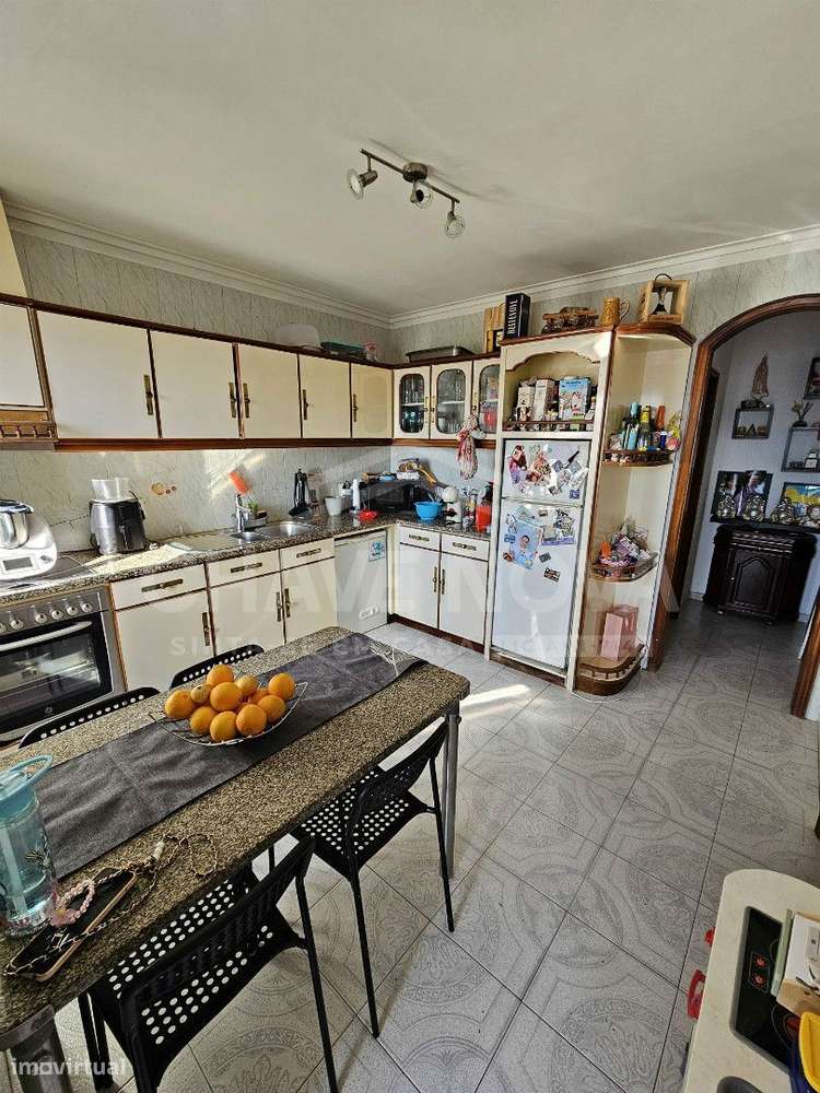 Moradia Bi familiar V4 c/ 2 Espaços Comerciais em Grijó - Grande imagem: 2/25