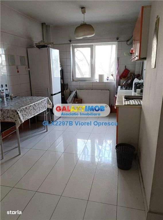 Apartament 3 camere, decomandat, Bulevardul Chisinau, Diham