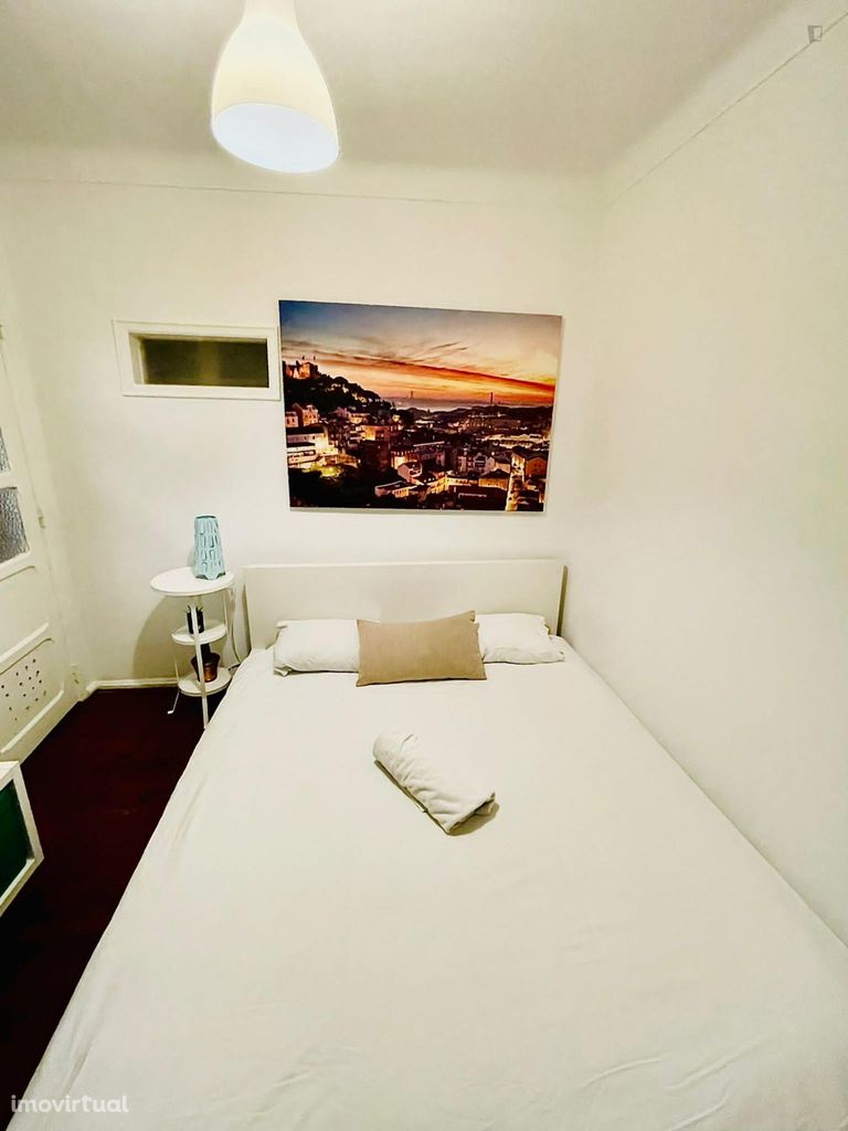 658731 - Quarto com cama de casal em apartamento com 5 quartos