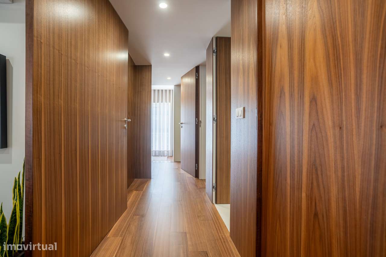 Moradia T3 com Jardim e Garagem em Guimarães-20