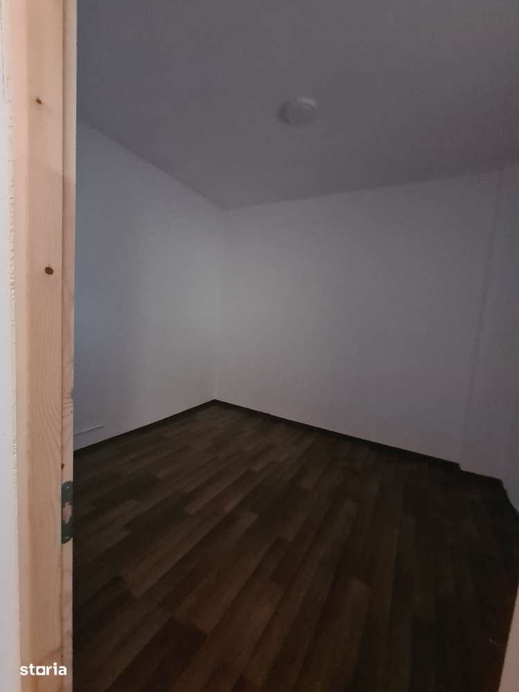 Spatiu comercial zona Gara Adjud-5