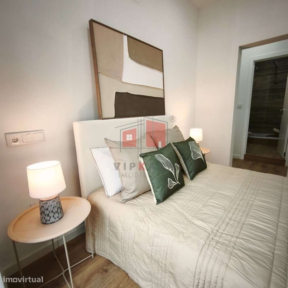 Apartamento T3 Remodelado em Benfica-21
