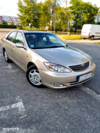 Toyota Camry 3.0 V6 - 1