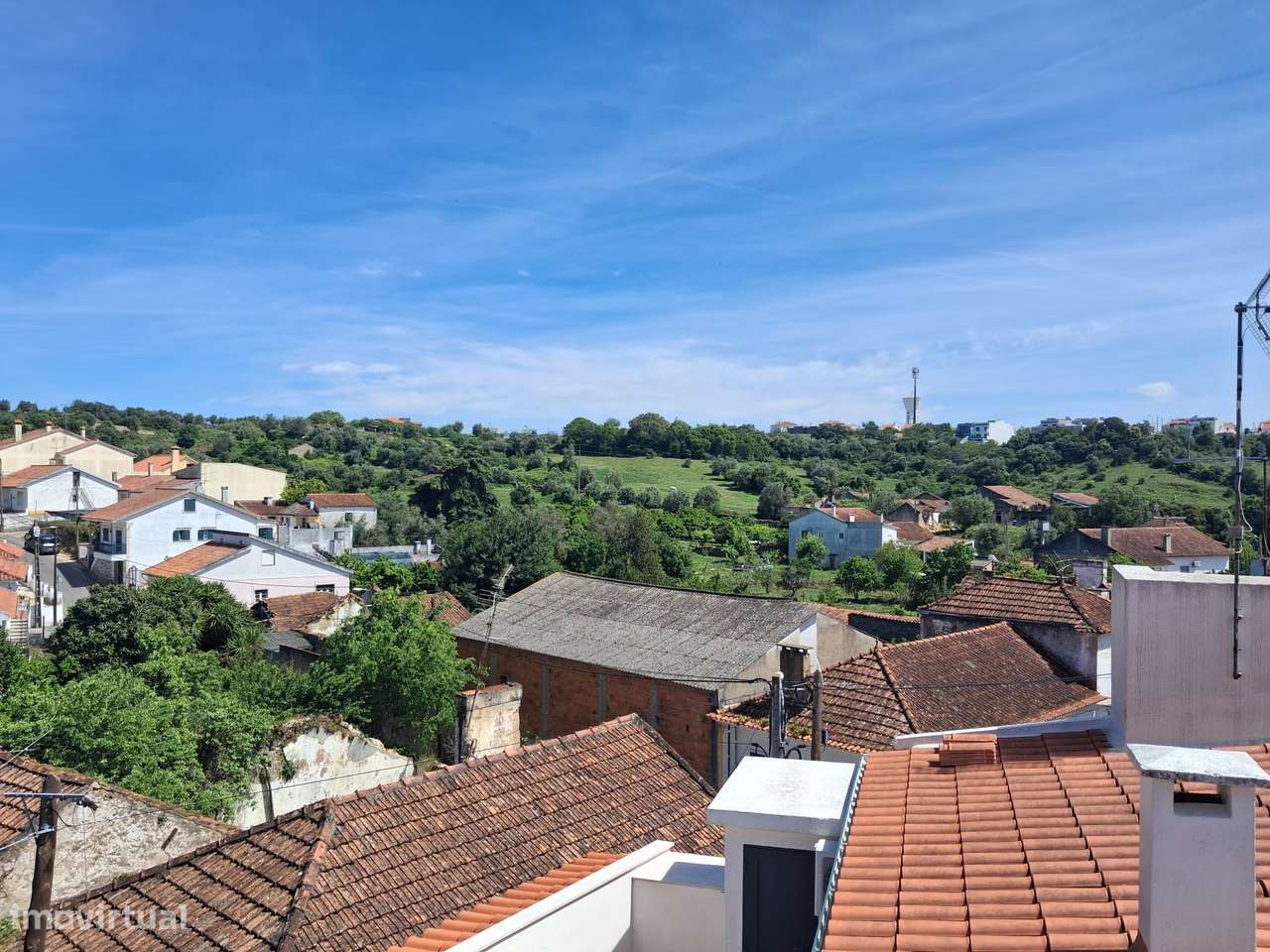 Moradia T2 com terraço e cave em Torres Novas-17