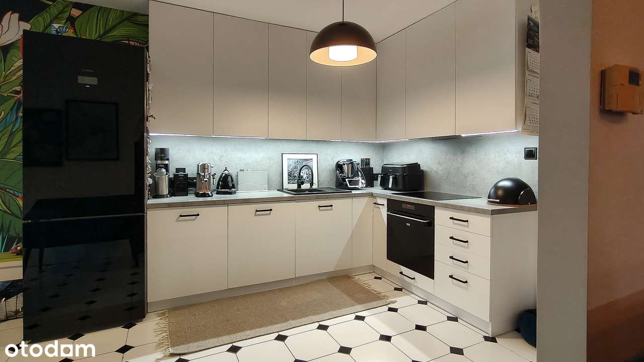 BLIŹNIAK Z PIĘKNĄ OKOLICĄ, WYPOSAŻENIEM I DUŻYM POTENCJAŁEM !-3