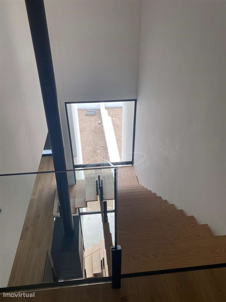 Moradia em banda em Santa Lucrécia-26
