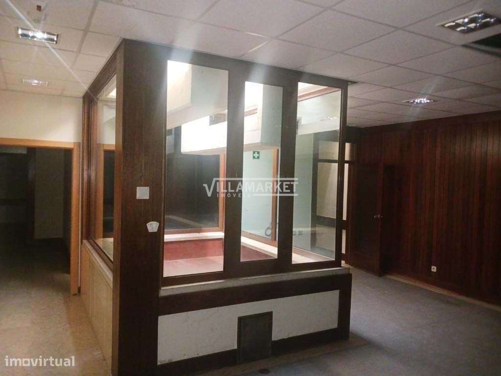 Loja da banca com 420 m², situada no centro de Portel, Évora- Alentejo - Grande imagem: 5/12