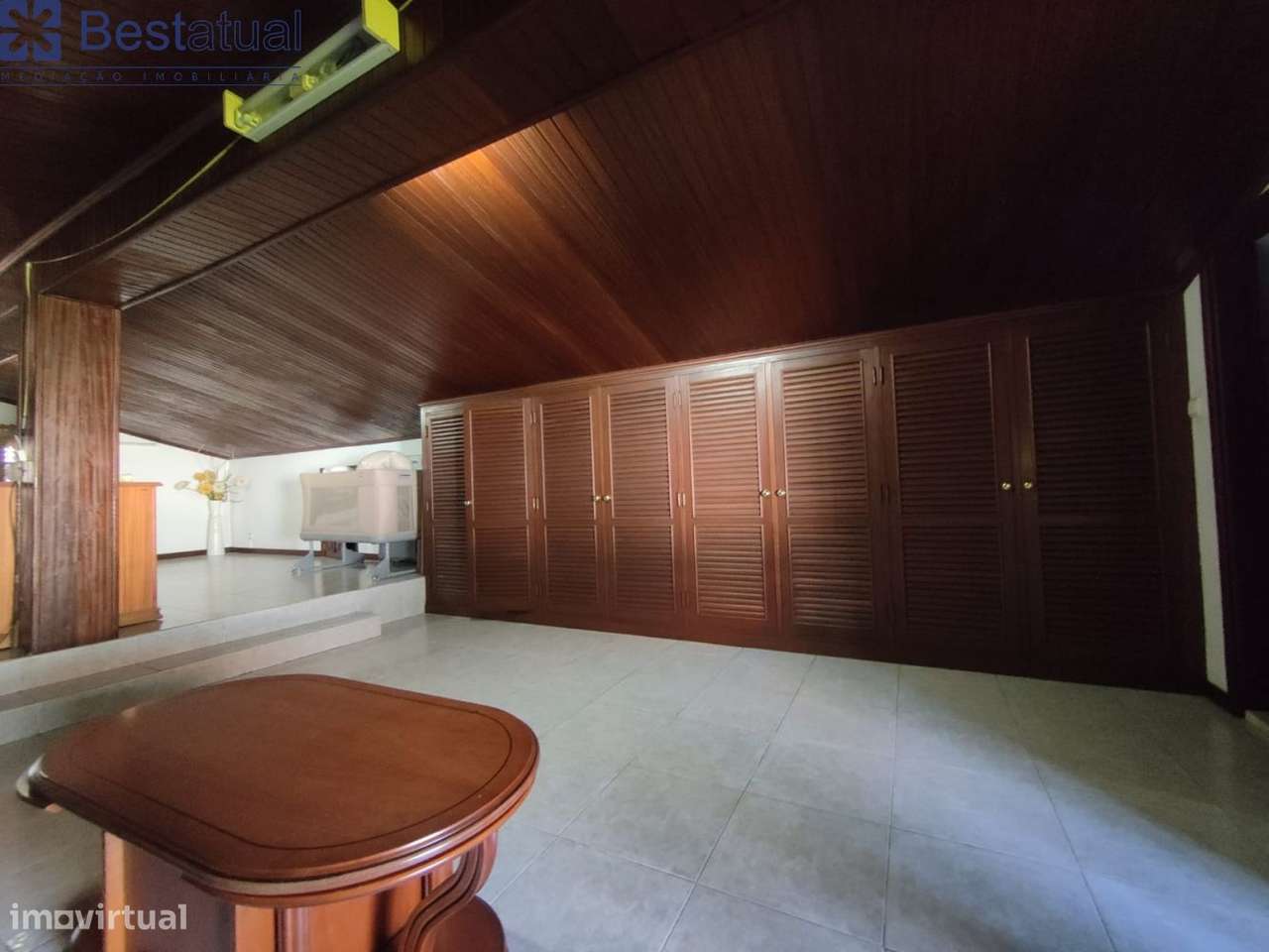 Moradia T4  C/Sótão + 1 Habitação T 3 - J/MC Donalds-56