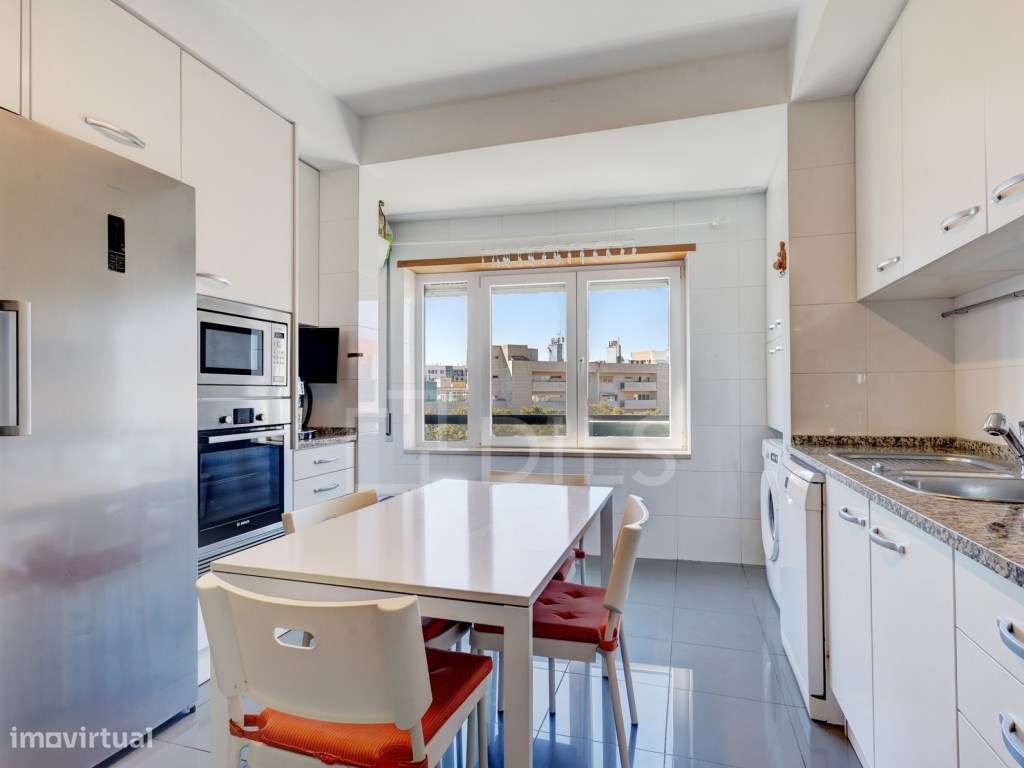 Apartamento T3 com 2 lugares de garagem e arrecadação, na Expo - Grande imagem: 5/25