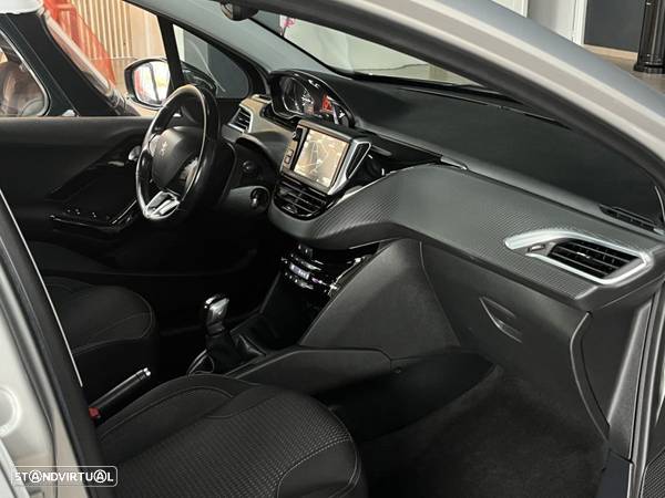 Peugeot 208 1.2 PureTech Allure - 32