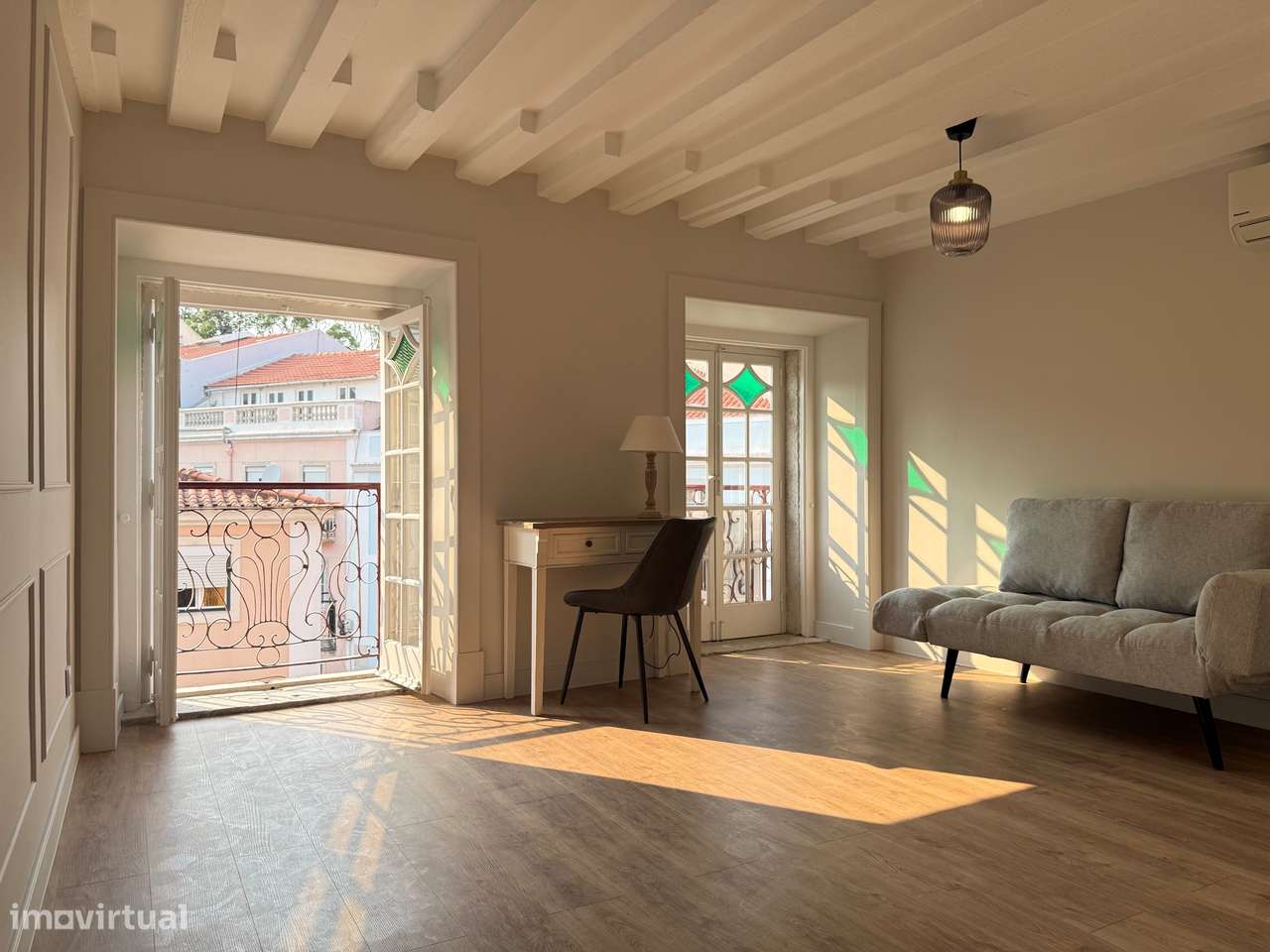 T2 Renovado com Varanda e Vista Castelo, Príncipe Real, Lisboa-10