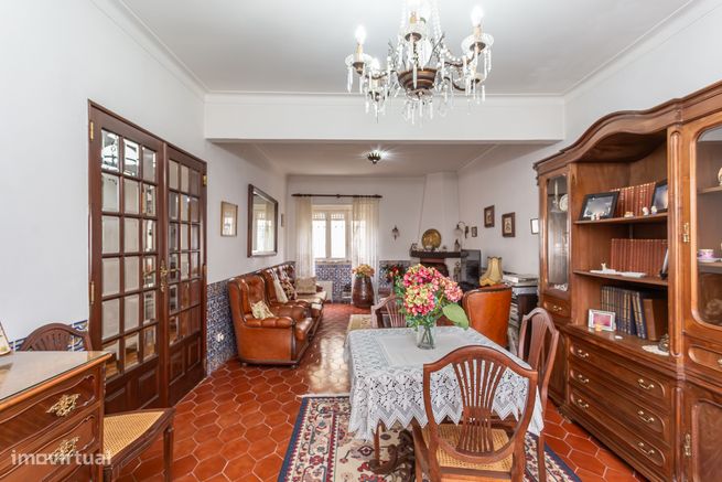 Maravilhosa Moradia com 5 Quartos em Localização Privilegiada-3