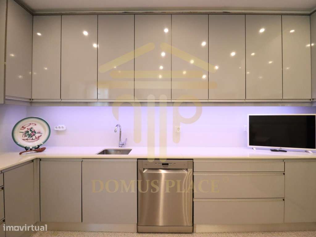 Moradia com Cave, Piscina e Terreno de 1878m² - Lavra
Vendida tota...-10