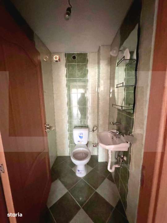 Vila cu demisol si 2 etaje, nefinalizata, pe teren de aproape 3.000 mp - Imagine principală: 5/11