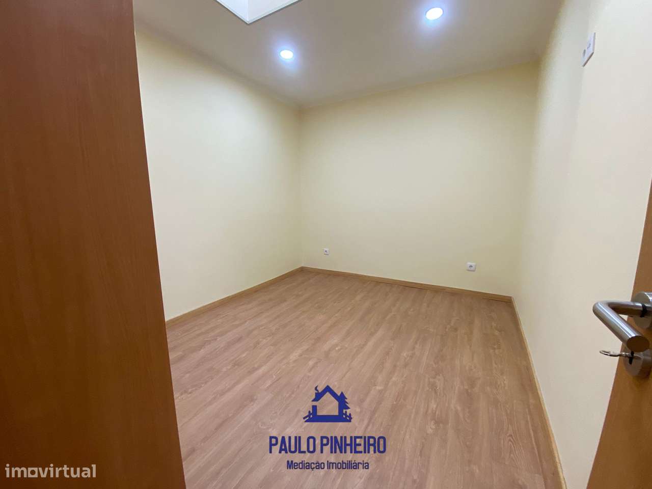 Moradia T4+1 Totalmente Renovada – Campanhã-9