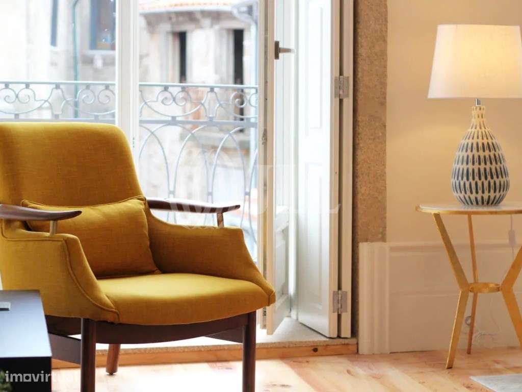 Apartamento T1, com varanda, na Batalha, Porto - Grande imagem: 2/18
