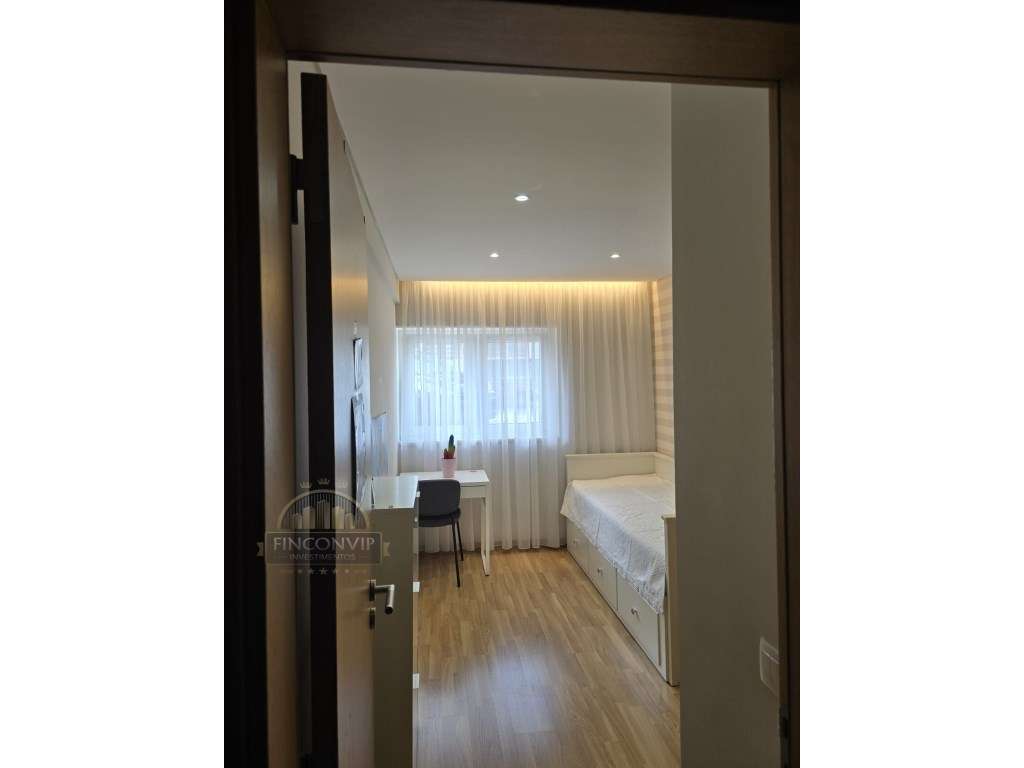 Apartamento T2 em Cascais
* Zona Fontainhas - Grande imagem: 4/45