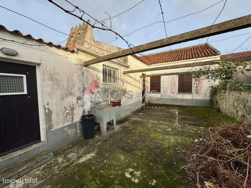 Moradia T3 com espaço exterior a poucos minutos do centro de Angra do-25