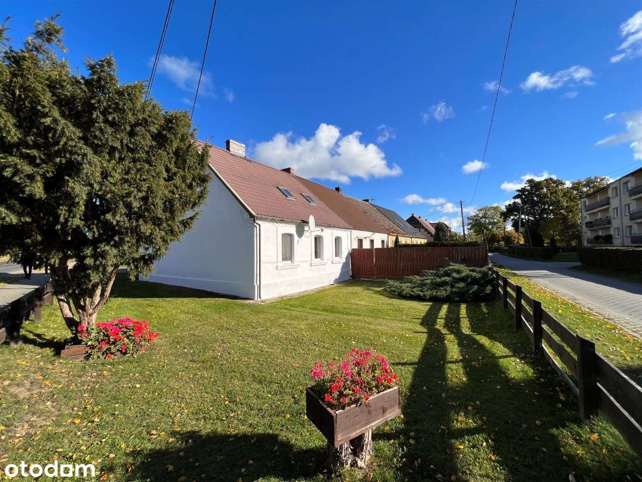 Dom w zabudowie szeregowej z dużą sąsiadującą działką - Pełny obrazek: 4/13