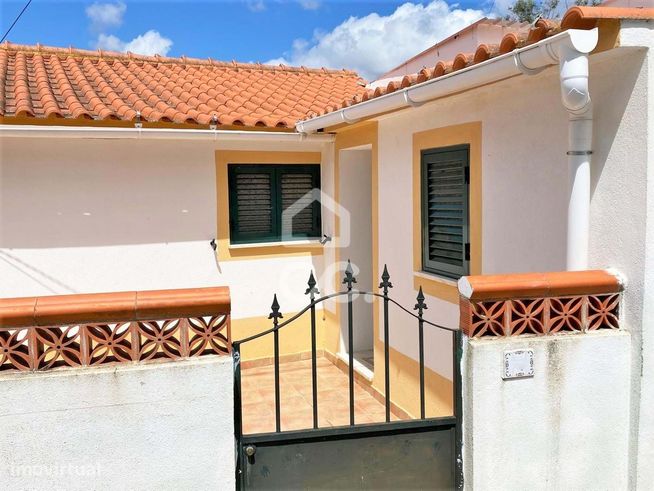 Moradia T2 inserida em Terreno de 528m2 em Gavião-0
