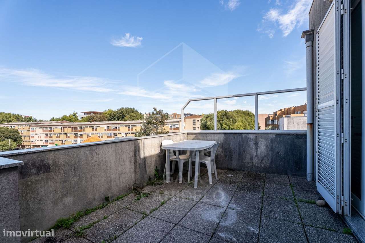 T1 com Terraço junto ao Metro-17
