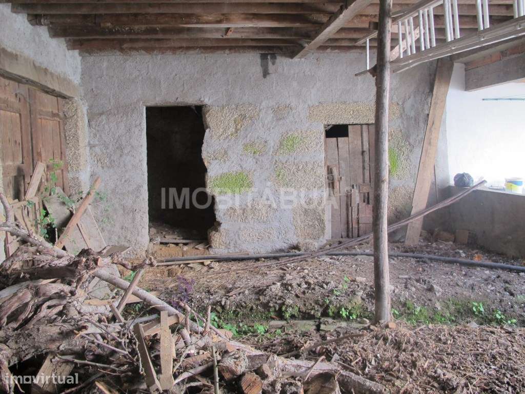 Moradia tradicional com 4 quartos com um grande jardim, pátio, área...-30