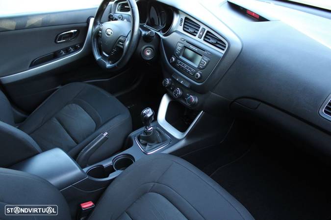 Kia Ceed 1.4 CRDi EX - 23