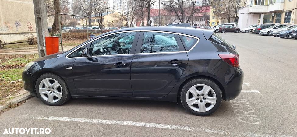 Opel Astra 1.7 CDTI DPF Cosmo - 2