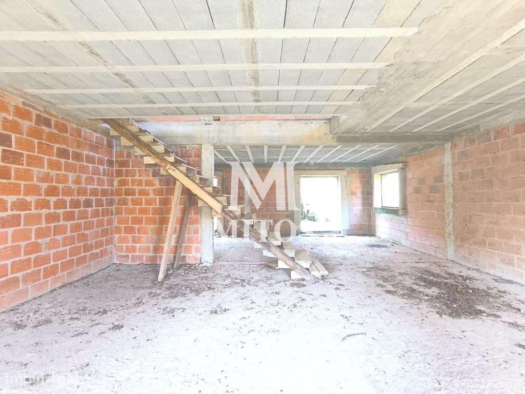 Moradia em pedra T4 por acabar - São Pedro Arcos - Grande imagem: 5/19