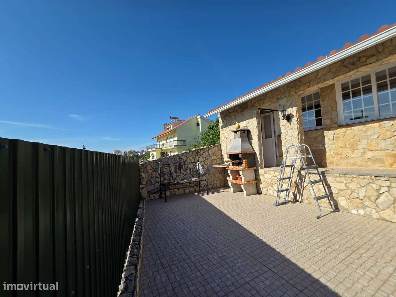 Moradia T2+1 com Anexo Independente, Jardim e Garagem – Rinchoa-6