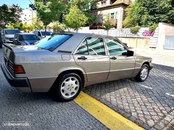 Mercedes-Benz 190 D 2.5 Turbo - 7