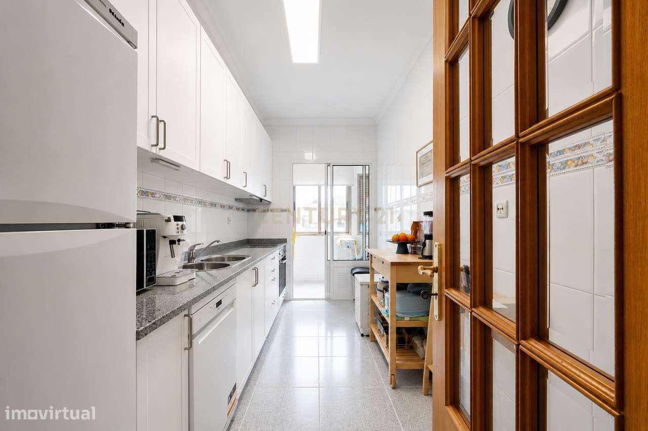 Apartamento T2+1 com Suite, Escritório, Varanda e Garagem | Senhora da-3