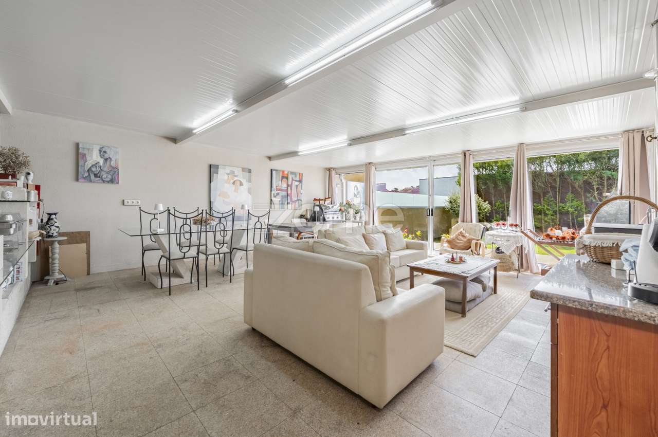 Moradia T5 com Piscina, 4 Suites e Garagem para 4 Carros em Esposende-33