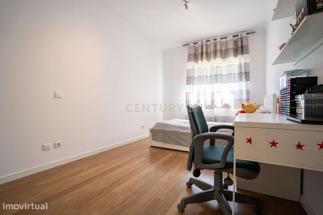 Apartamento T3 em Montijo-11