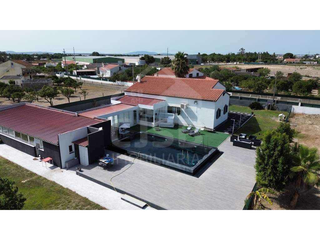 Moradia T3+1 c/ Piscina, 5.000m², Anexo, Garagem | Benavente-0