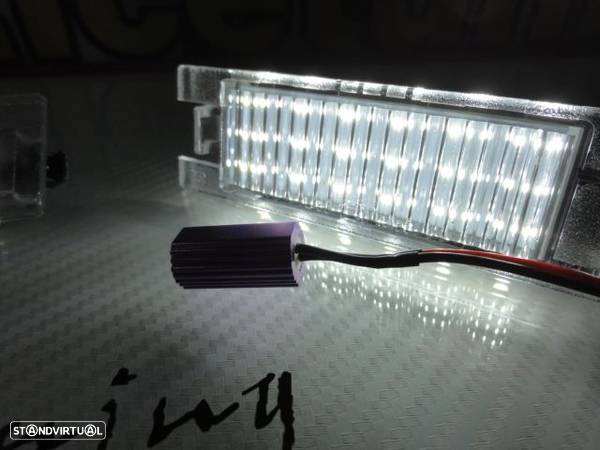 Suporte De Lâmpada De Matricula Com Led Branco Fiat Mutipla, Croma, Tipo, Doblo, Linea, 500L, Grande Punto, Punto, Seicento, Maera, Bravo, Brava, Alfa Romeo Guilietta, 156, 159, 147, GT, Brena, Nuovo Spider, Ferrari 488 2015-2019 - 21