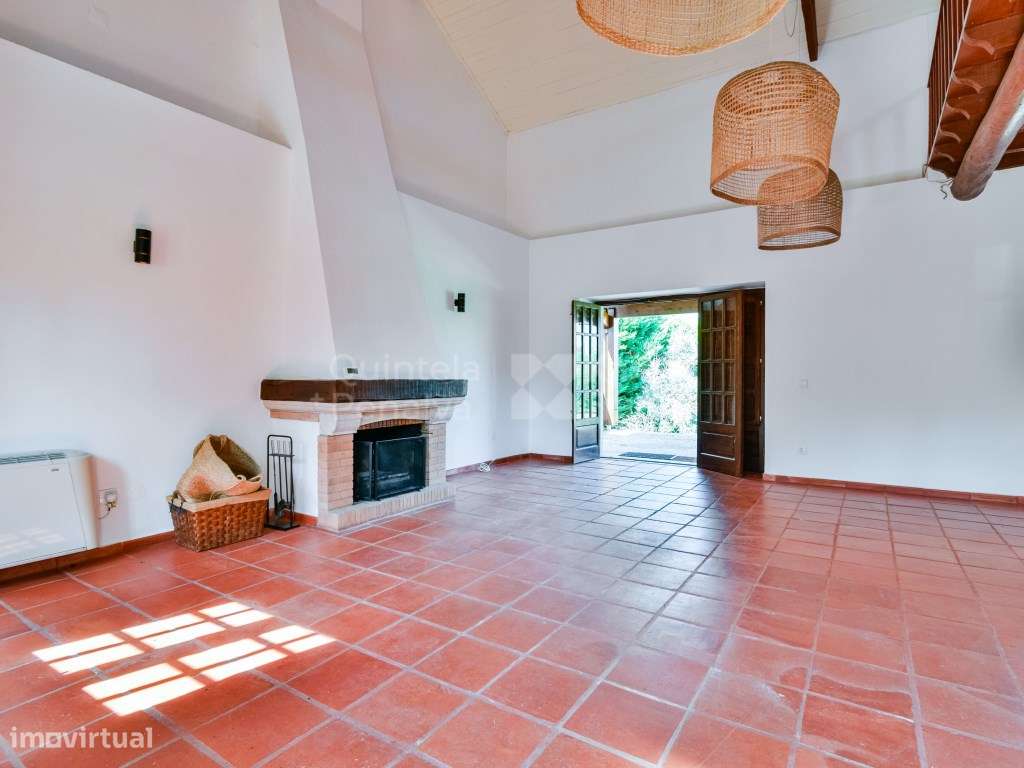 Moradia T4 térrea com mezanino, piscina e espaço exterior em Rio Maior - Grande imagem: 5/36