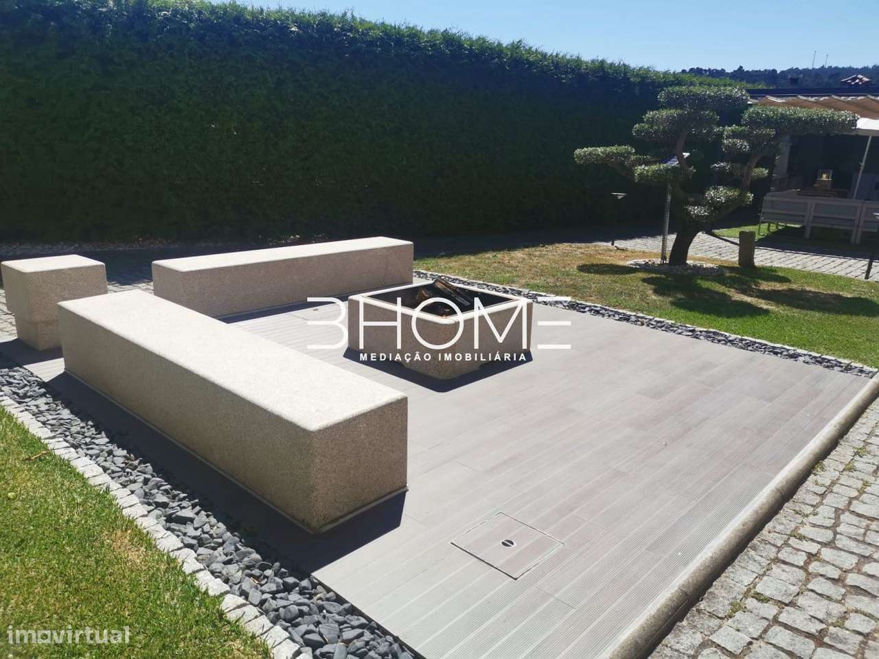 Propriedade com Casa em Pedra, T6, com piscina e campo de jogos-34