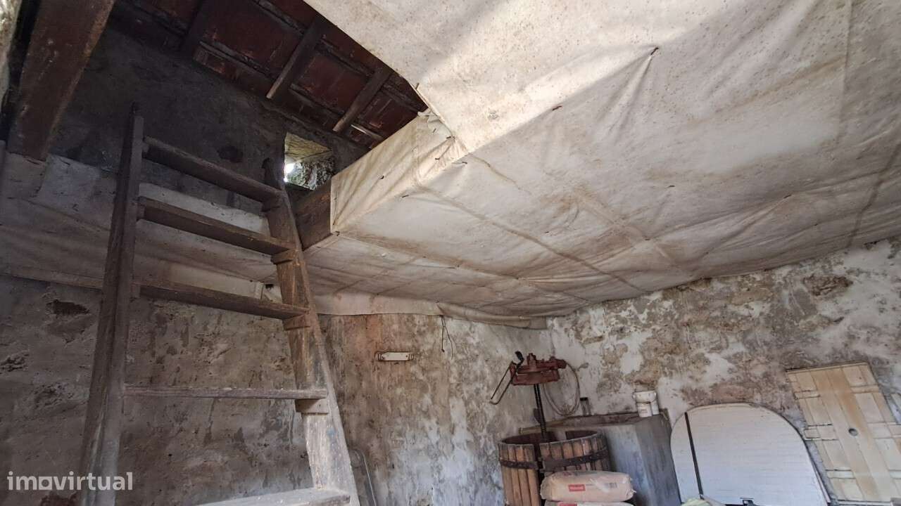 Moradia para recuperar V2 Macieira de Sarnes Oliveira de Azeméis - Grande imagem: 4/18