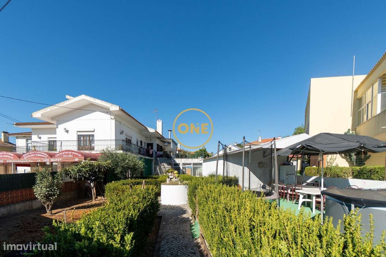 Prédio em propriedade total com 5 divisões independentes - Povoa da Ga-5