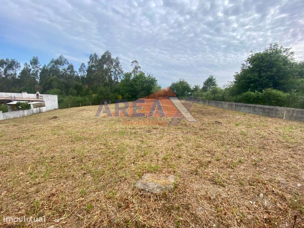 Terreno localizado a 3 km da cidade. Bons acessos, bem localizado. ... - Grande imagem: 4/4