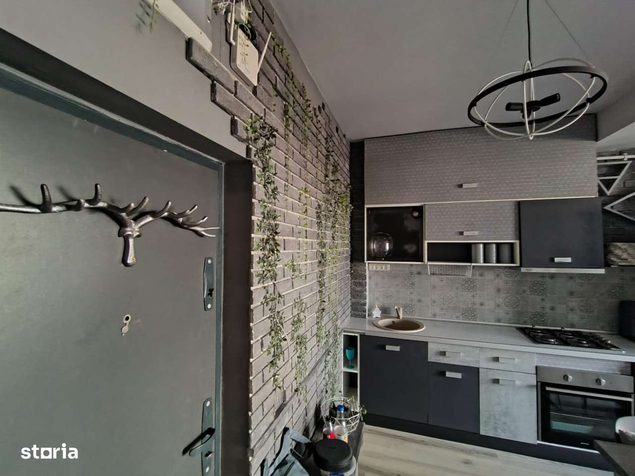 Ocazie ! Mamaia Sat, 2 camere, etaj 2, mobilat, utilat, 85.000 Euro-9