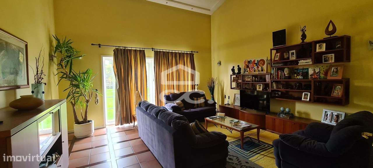 Vivenda de luxo com piscina e vistas deslumbrantes a minutos do centro-17