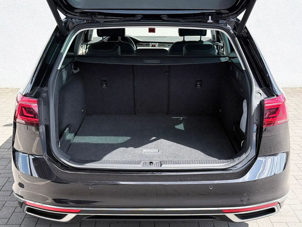 Volkswagen Passat-Variant 2.0 TSI Elegance DSG 2023 — zdjęcie 6