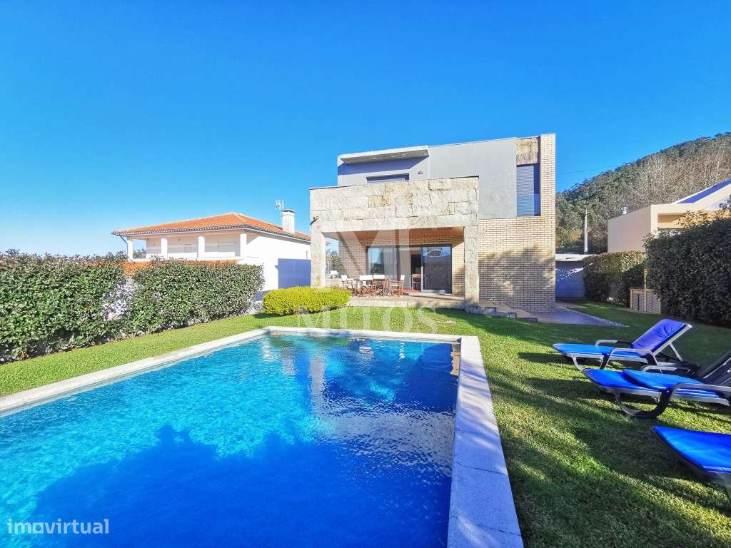 Extraordinária Moradia V4+1 com piscina e vista mar, para venda, em... - Grande imagem: 5/35