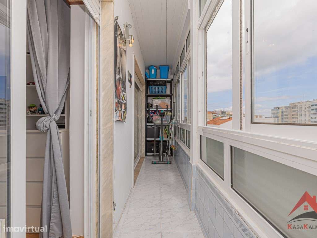 T2 Moderno e Acolhedor no Coração de Almada-26