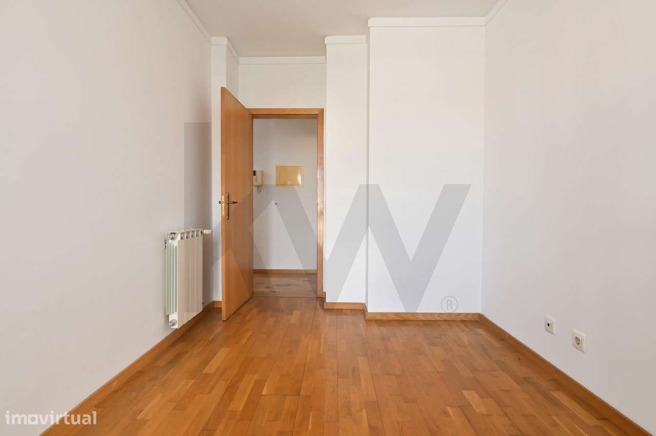 Apartamento T3, com estacionamento e arrecadação, em São Domingos de B - Grande imagem: 4/32