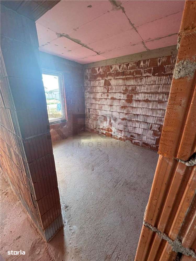 Casa la rosul de vanzare în Santandrei - Imagine principală: 2/14